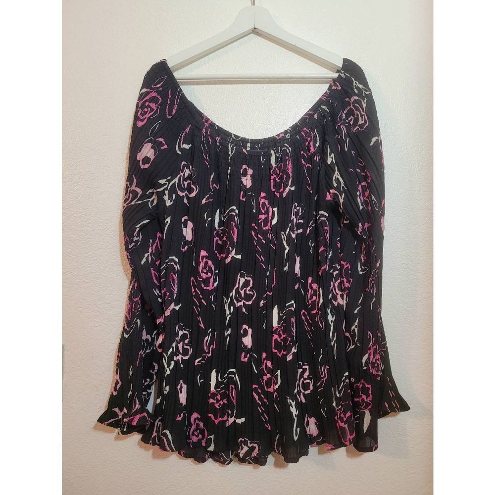 Jennifer L Loyd Size 1X Black Floral Elasticized Neckline Off Shoulder Blouse